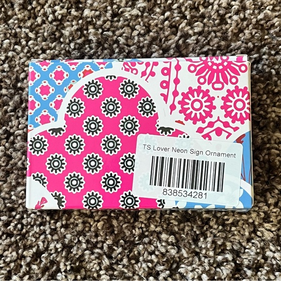 NEW Taylor Swift Lover Ornament - Picture 2 of 6